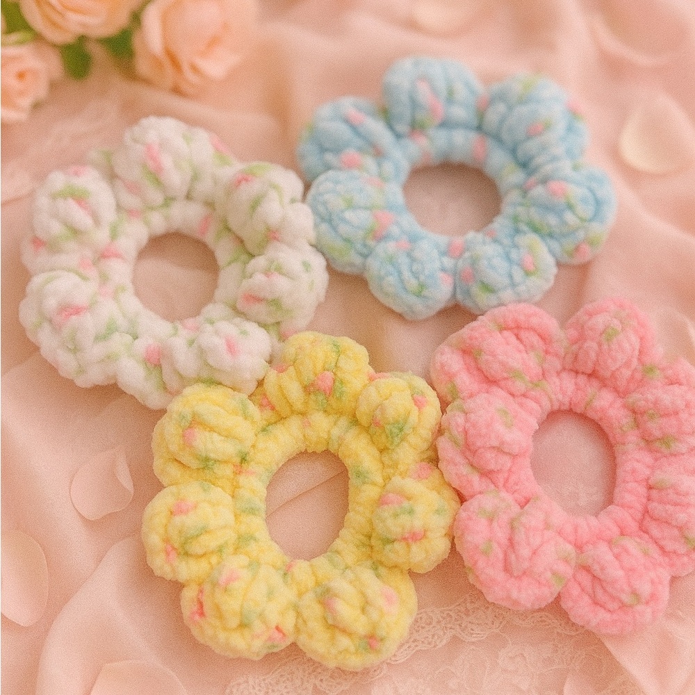 🤍🌸Handmade Crochet Soft Floral Pastel Scrunchies🌸🤍